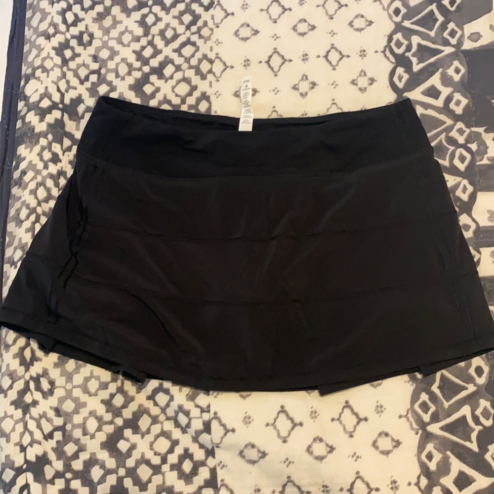 LuluLemon Pace Rival Skirt - Black - Size 8